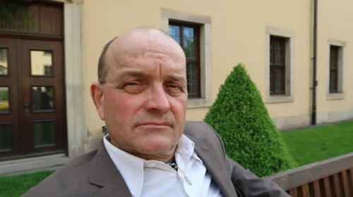 <span>Anton, 63</span>&nbsp;<span style='width: 25px; height: 16px; float: right; background-image: url(/bitmaps/flags_small/DE.PNG)'>&nbsp;</span><br><span>Fulda, Deutschland</span>&nbsp;<input type='button' class='joinbtn' style='float: right' value='JOIN NOW' />