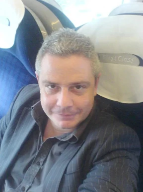 <span>Dylan, 53</span>&nbsp;<span style='width: 25px; height: 16px; float: right; background-image: url(/bitmaps/flags_small/UK.PNG)'>&nbsp;</span><br><span>Oxford, Großbritannien</span>&nbsp;<input type='button' class='joinbtn' style='float: right' value='JOIN NOW' />