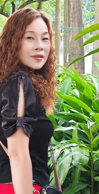 <span>Yufen, 59</span>&nbsp;<span style='width: 25px; height: 16px; float: right; background-image: url(/bitmaps/flags_small/CN.PNG)'>&nbsp;</span><br><span>Manning, China</span>&nbsp;<input type='button' class='joinbtn' style='float: right' value='JOIN NOW' />