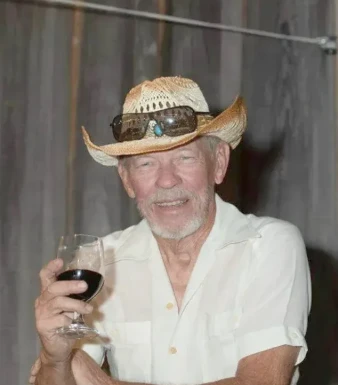 <span>Mike, 80</span>&nbsp;<span style='width: 25px; height: 16px; float: right; background-image: url(/bitmaps/flags_small/US.PNG)'>&nbsp;</span><br><span>Daytona Bea, สหรัฐอเมริกา</span>&nbsp;<input type='button' class='joinbtn' style='float: right' value='JOIN NOW' />