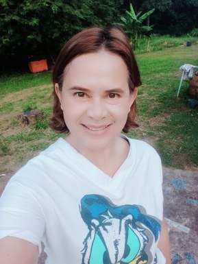 <span>Sarah, 55</span>&nbsp;<span style='width: 25px; height: 16px; float: right; background-image: url(/bitmaps/flags_small/TH.PNG)'>&nbsp;</span><br><span>Sakonnakhon, 泰国</span>&nbsp;<input type='button' class='joinbtn' style='float: right' value='JOIN NOW' />