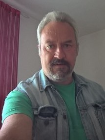 <span>Andreas, 66</span>&nbsp;<span style='width: 25px; height: 16px; float: right; background-image: url(/bitmaps/flags_small/DE.PNG)'>&nbsp;</span><br><span>Celle, Germany</span>&nbsp;<input type='button' class='joinbtn' style='float: right' value='JOIN NOW' />