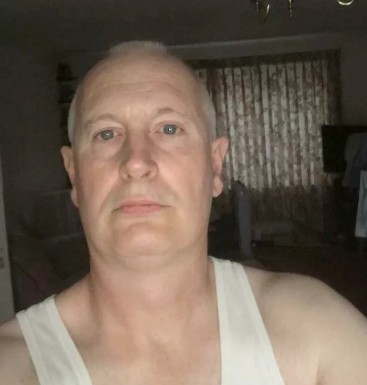 <span>Kevin, 59</span>&nbsp;<span style='width: 25px; height: 16px; float: right; background-image: url(/bitmaps/flags_small/UK.PNG)'>&nbsp;</span><br><span>Hensman, Großbritannien</span>&nbsp;<input type='button' class='joinbtn' style='float: right' value='JOIN NOW' />