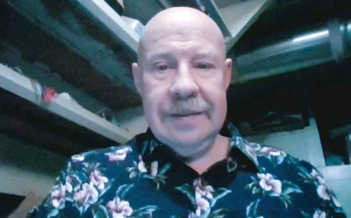 <span>Steve, 59</span>&nbsp;<span style='width: 25px; height: 16px; float: right; background-image: url(/bitmaps/flags_small/US.PNG)'>&nbsp;</span><br><span>Richfield, USA</span>&nbsp;<input type='button' class='joinbtn' style='float: right' value='JOIN NOW' />