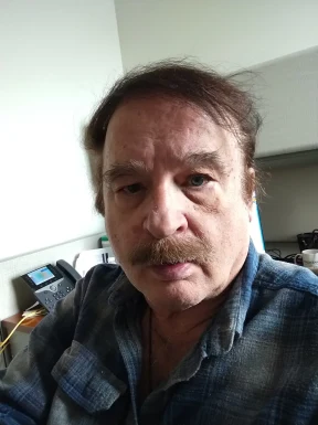 <span>Mike, 53</span>&nbsp;<span style='width: 25px; height: 16px; float: right; background-image: url(/bitmaps/flags_small/US.PNG)'>&nbsp;</span><br><span>Charlotte, Сполучені Штати Америки</span>&nbsp;<input type='button' class='joinbtn' style='float: right' value='JOIN NOW' />